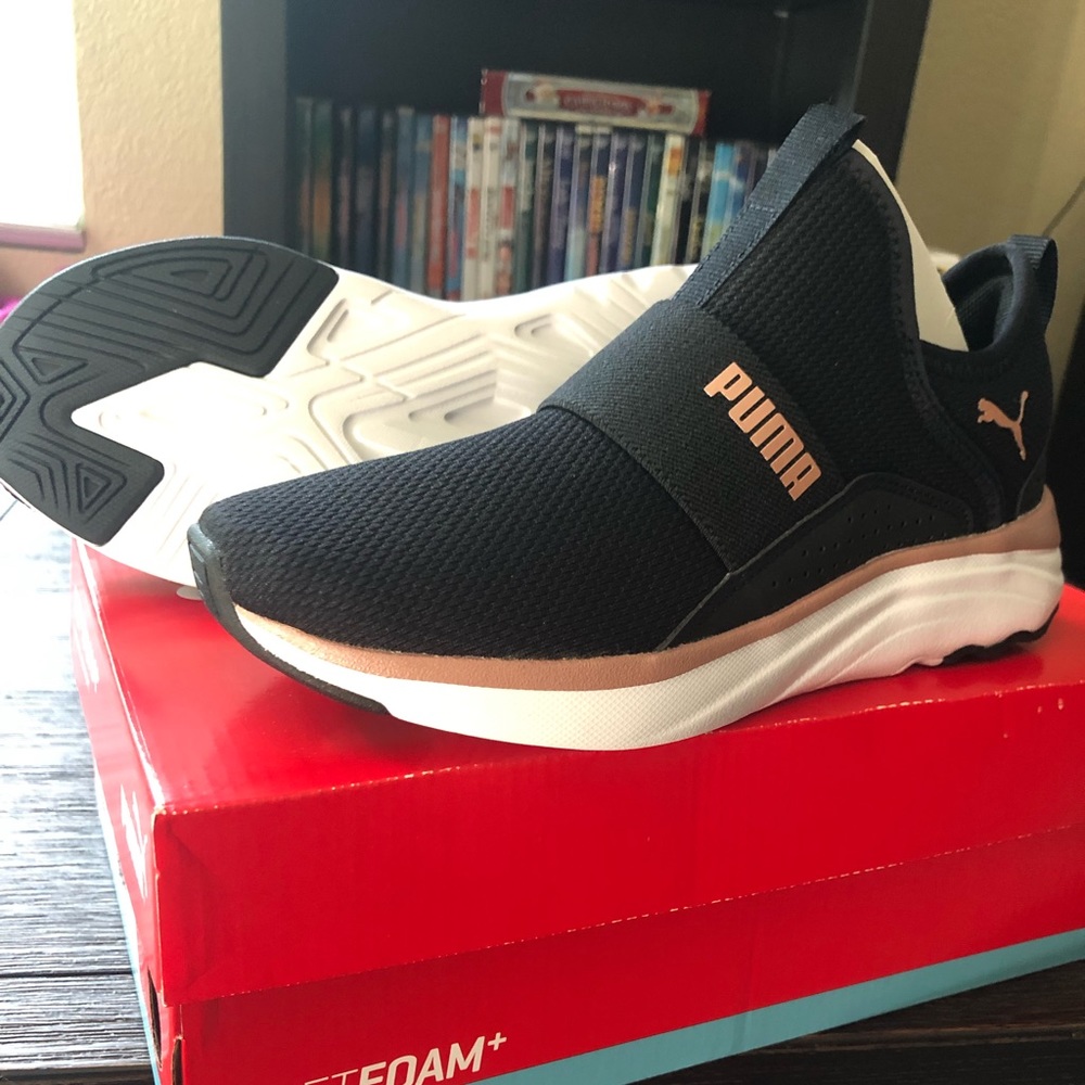 Puma Sophia Slip Ons Girls size 1.5